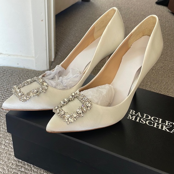 NWT never worn Badgley Mischka Cher Heels - Picture 1 of 8